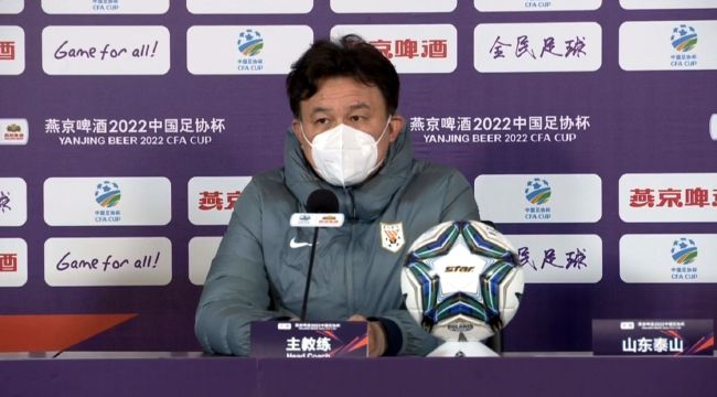 目前阿劳霍与巴萨的合同到2026年到期，违约金10亿欧元。